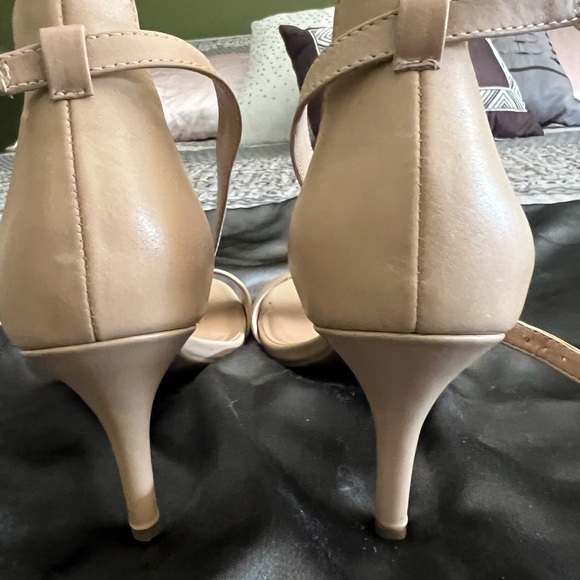 Kelly and Katie sandles - Picture 3 of 4